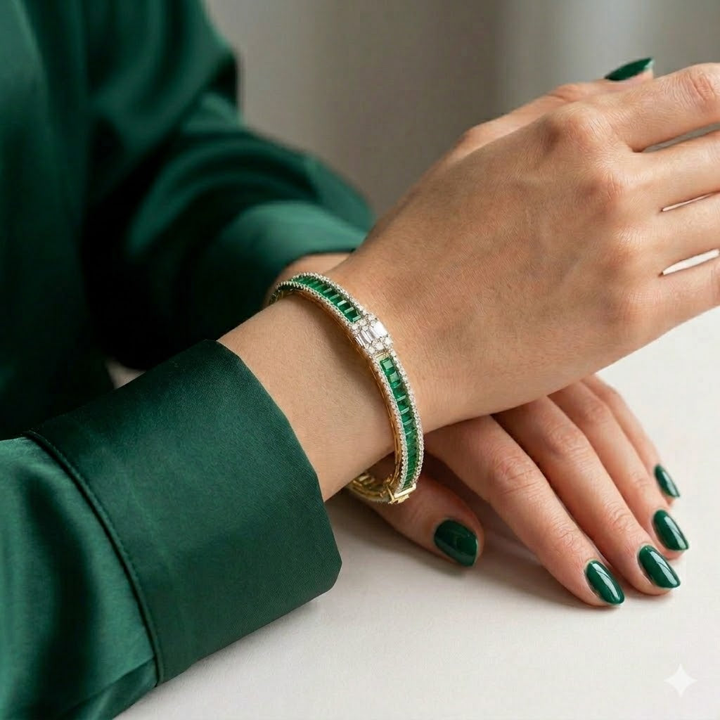 Emerald Elegance Bangle – JBB1031BG