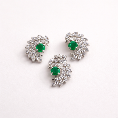Emerald Crescent Pendant – JBB1021PD
